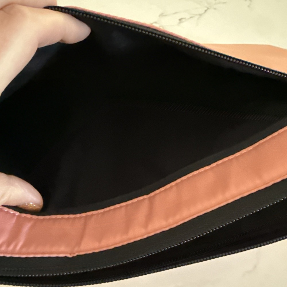 Incase Compact Sleeve 13-inch Laptop Pink  Office Core Clean Tech‎ Minimalist - Picture 3 of 10